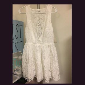 Tobi White Floral Dress - Size Medium